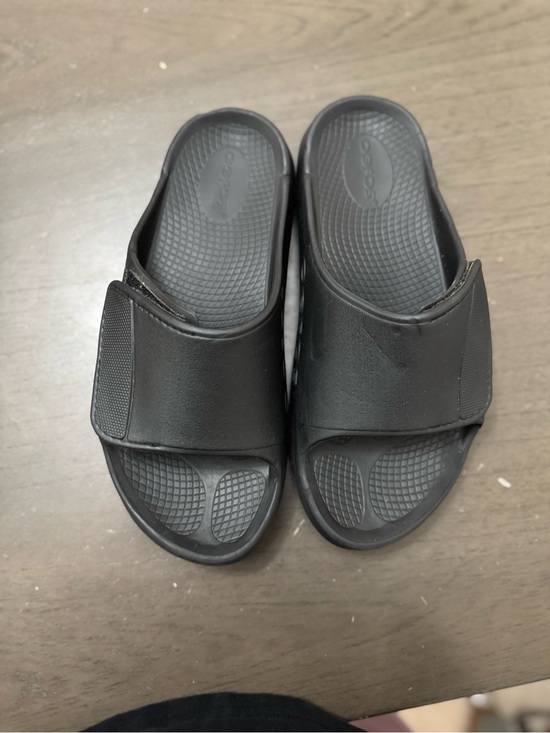 OOFOS Black Open-Toe Recovery Slides size M11 W13 main image 6